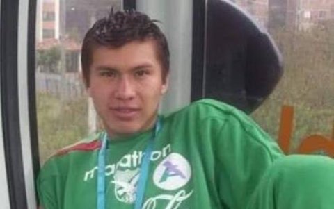 Frans Román Guzmán, el joven futbolista que murió por el coronavirus en Bolivia.
