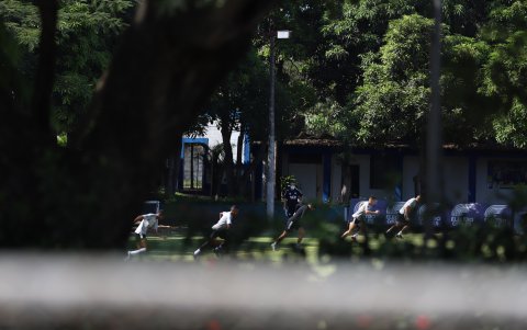 Emelec realizó sus prácticas luego de casi tres meses de para.