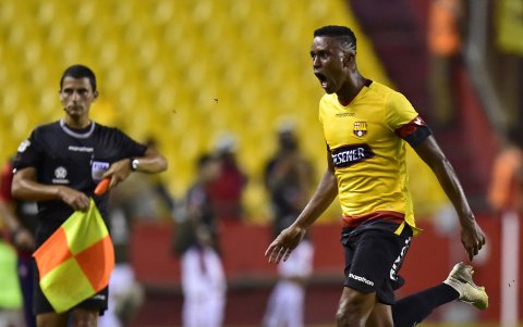 La última vez que Barcelona ganó un Clásico de local fue en agosto de 2020. Fidel Martínez (foto) marcó de penal el empate transitorio. El partido fue 2-1 a favor de los toreros.