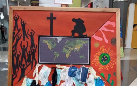 ‘El virus que nos encerró’ retrata la nueva normalidad en la que vivimos.