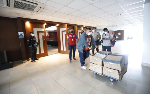 Durante el confinamiento por la pandemia salieron a la luz decenas de casos de corrupción, por adquisiciones de insumos contra la COVID-19.