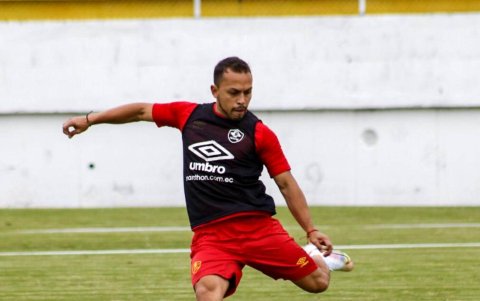 Édison Vega fue campeón con Aucas en la temporada 2022