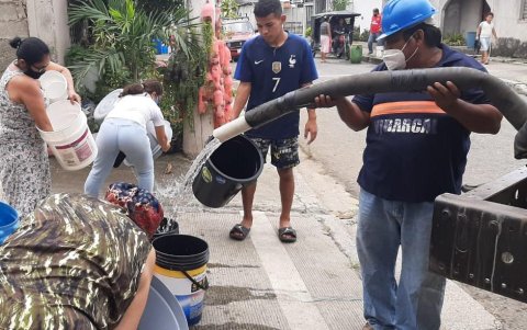 Interagua distribuyó el líquido con tanqueros, sin embargo estos no llegaron a todos los sectores, según denuncian.