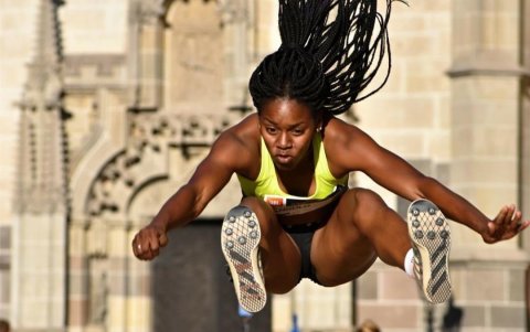 Angulo compite en Europa. Aquí en Leverkusen, Alemania. Es dueña del récord nacional con 6,67 m.