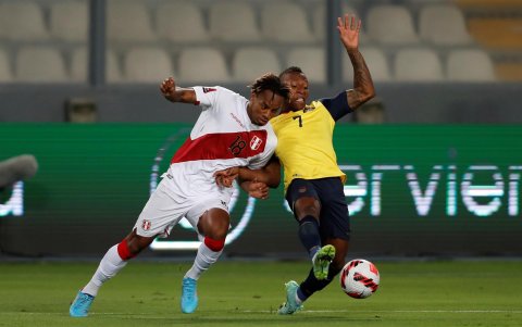 Ecuador se acerca a Catar con el gol anotado ante Perú en el primer minuto.