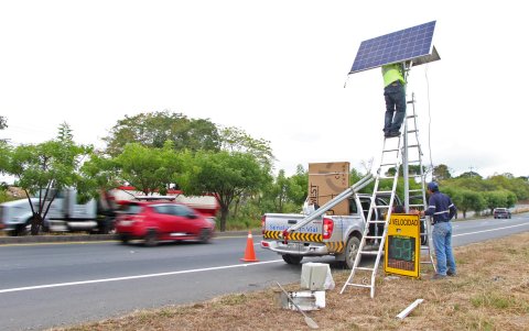 La Comisión de Tránsito del Ecuador se ratificó en que mantienen y calibran los dispositivos periodicamente.
