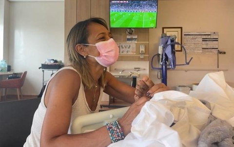 Pelé vio desde el hospital la final. Lo acompañó su hija, Kelly.