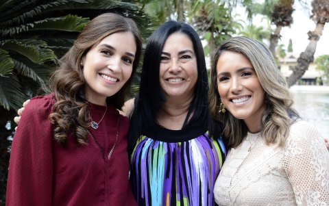 Valeria Contreras, Joyce de Fernández y Ana Cristina Samaniego.