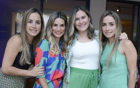 Andrea Arias, Daniela Iturralde, Millie Scavia y Vanessa Arias.