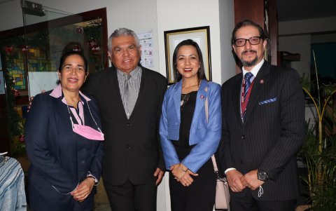 Peggy de Moreno, Roberto Briones, Eliana Molina y José Manosalvas.