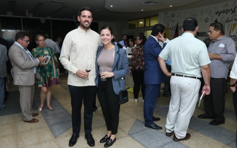 Hugo Borja y Karen Feijoo.