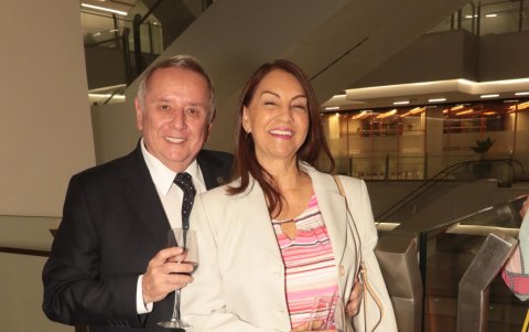 Roberto Passailaigue y Dallyana Manosalvas de Passailaigue.