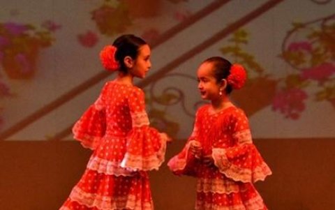 La presentación de Martina Paredes y María Paz Grau emocionó a los asistentes.