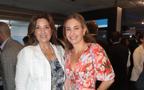 Isabel Cordovez y Victoria Gómez.