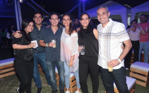 Daniela Luna, Renzo Alba, Rodrigo Toro, Ana Batallas, Verónica Márquez y Leonardo Mora.