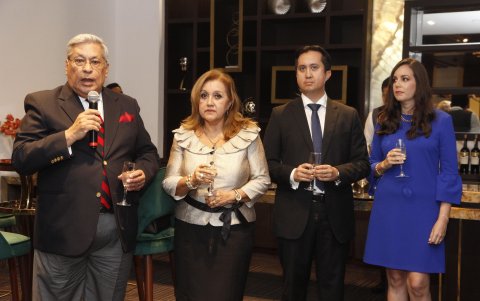 David Icaza, María Elena de Icaza, Danilo Icaza e Ileana Paz de Icaza.