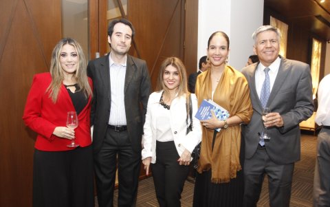Carla Zúñiga, Ricardo Zevallos, María Angélica Andrade, Paula Ávalos de Romero y Renato Romero.