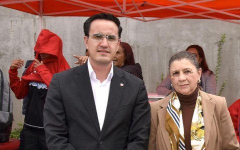 Paúl Chávez y Martha Patricia Baca.