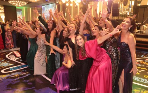 Las madres prepararon para sus hijos una coreografía que fue dirigida por Natalia Callejas, de Ático.