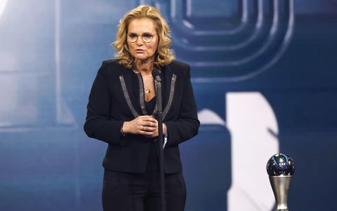 La neerlandesa Weigman gana su tercer premio The Best a mejor entrenadora.