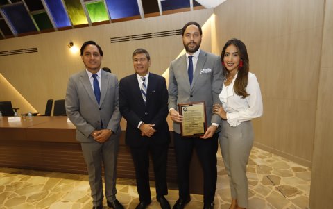 Leonel Fuentes, Jorge Yánez, José Xavier Solines y Fasana de Solines.