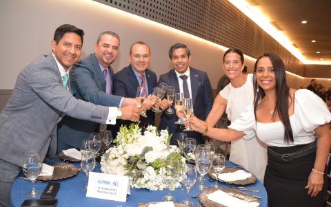 Flavio Carrión, Jorge Valle, Rogerio Astudillo, Luis Aguilar, Rosa Prieto y Mariela Mendoza.