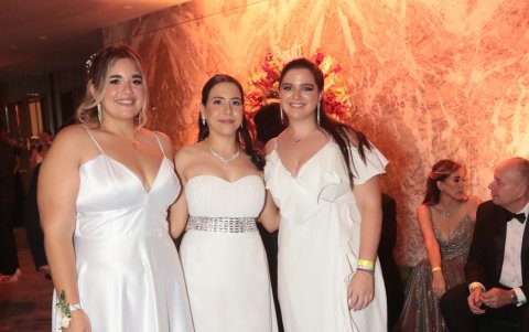 Alicia Blinkhorn, Mónica Falconí y Fiona Pries.