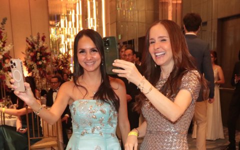 María Fernanda Castro de Méndez  y Sandra Castro.