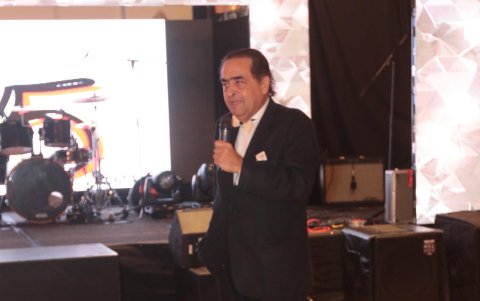 Ramón Sonnenholzner, en su calidad de exdirectivo del colegio de Guayaquil y artífice de la creación de la institución en Samborondón, ofreció unas palabras a los asistentes.