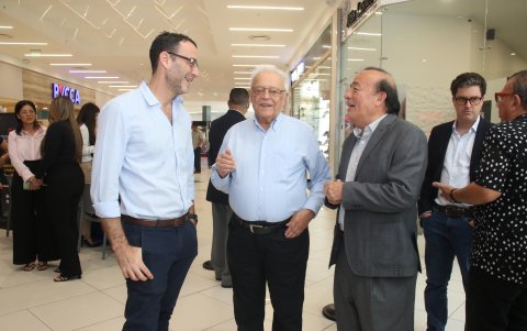 Bryan Salamon, Itzhak Shefi y Martín Insua.