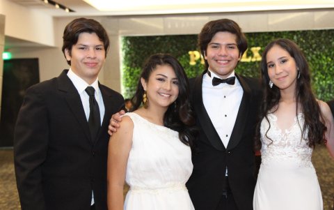 Bruno Campos, Emily Cárdenas, Santiago Campos y Mónica Zambrano.