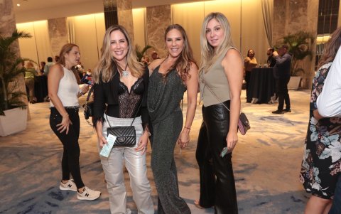 Fabiola Baquerizo, Carla Baquerizo y Paola Freire.