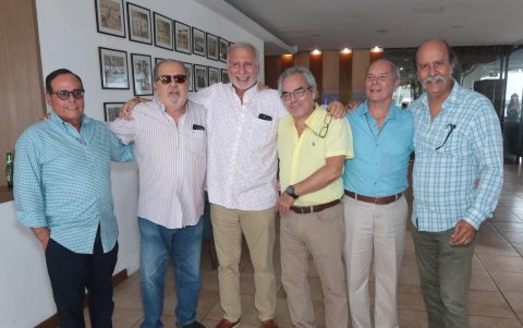 Luiggi Pazmiño, Eduardo Game, Eduardo Negrón, Luis Del Hierro, Roberto Avellán y Luis Burgos.