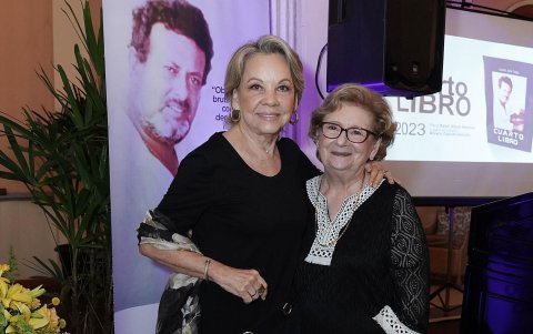 María Teresa de Riofrío y Angela Perna de Jalil.