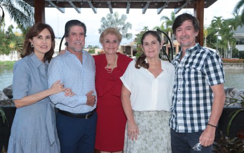 Puchi de Lebed, Jaime Lebed, Sarita, Rocío de Lebed y Marco Lebed.