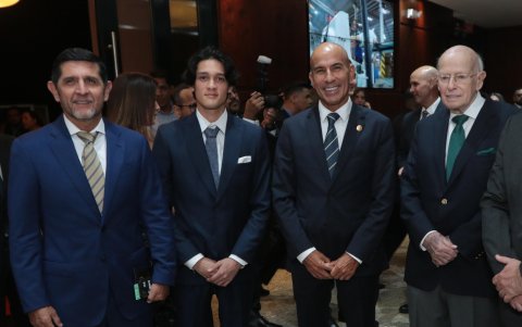 Kléber  Sigüenza, Mateo Sigüenza, Rafael Wong y Werner Pellehn.