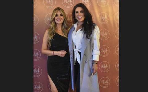 Paulina Anda acompañada de Milú Espinoza.