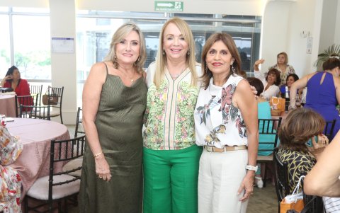 Cuty de Jalil, Carolina de Saab y Pettita Ycaza.