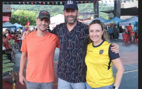 Stephan Müller, Don Francis y Lorena Andrade.