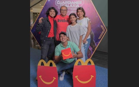 Yosmar, Raúl, Francesca, Margarita y Mauro Falcón.