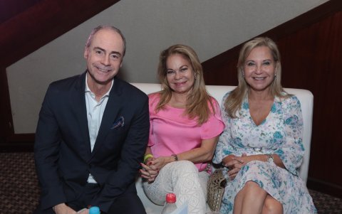 Miguel Eugene, Fabiola Echeverry y Bessie Arellano.