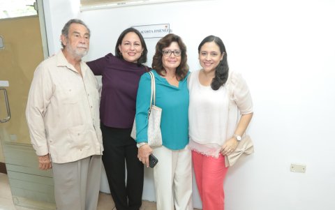Patricio Pita, Cinthia de Cárdenas, Patricia de Pita y Mónica de Jasevicius.