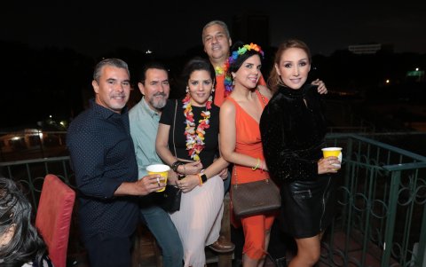 Marcelo Lasso, Fabián Valdiviezo, María Cristina Salcedo, Enrique Torbay, Andrea Toral y Sarita Gómez de Lasso.