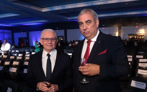 Iván Rodríguez y Benigno Sotomayor.