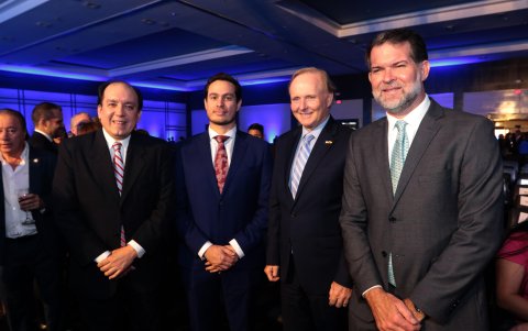 Ricardo Armijos, Fernando Cornejo, Timothy Stater y Francesco Tabacchi.