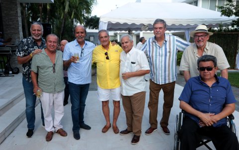 Eduardo Negrón, Luis Portaluppi, Luis Burgos, José Suñiga, Fernando Uribe, Fernando Guzmán, Jorge Vela y Eduardo Rodríguez.