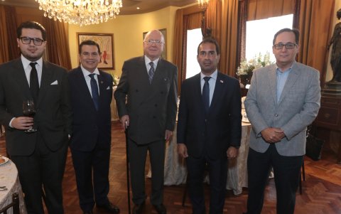 Carlos Estarellas E., Carlos Estarellas V., Xavier Simon, Manuel Pardo y Giovanni Ginatta.