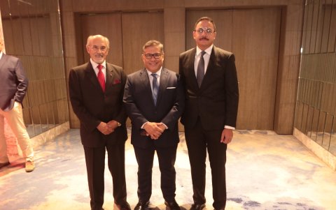 Basil Haylock, Gabriel Rovayo y Kaveh Dashti.