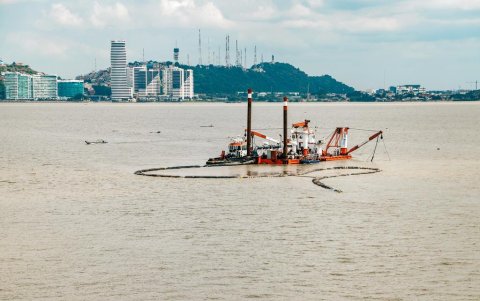 El consorcio acepta que la draga es antigua, pero que no impide su correcto funcionamiento.
