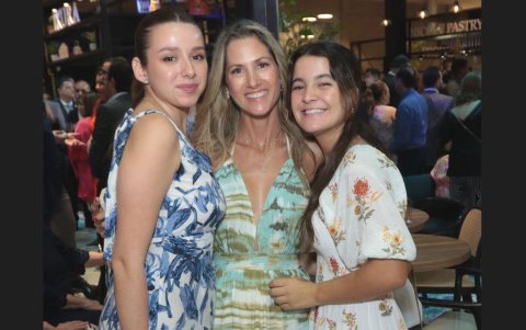 Gabriela Hidalgo, Adriana Plaza e Irene Seminario.